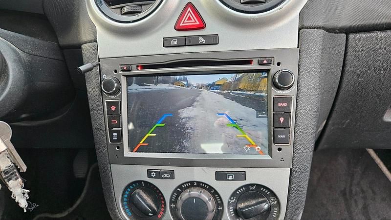 Gebraucht Opel Corsa Edition 80 PS (58 kW) 2009 Silber Kleinwagen