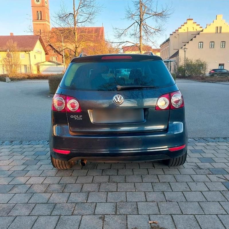 Gebraucht VW Golf VI 105 PS (77 kW) 2011 Blau Kleinwagen