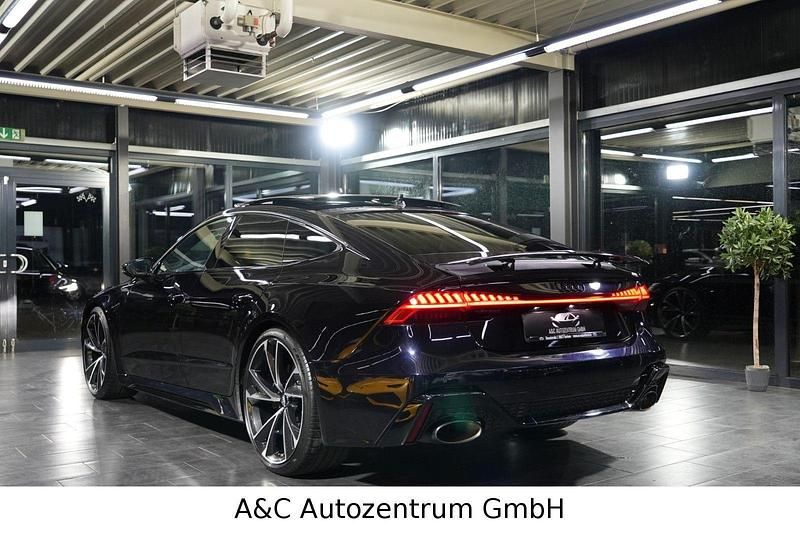Gebraucht Audi RS7 Sportback Ambiente 600 PS (441 kW) 2020 Pantherschwarz kristalleffekt Kleinwagen