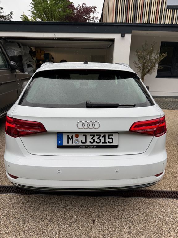 Gebraucht Audi A3 Sportback g-tron Design 131 PS (96 kW) 2020 Weiß Kleinwagen