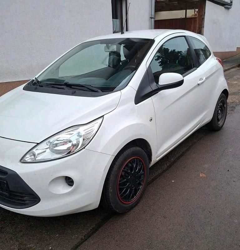 Gebraucht Ford Ka 69 PS (50 kW) 2014 Weiß Kleinwagen