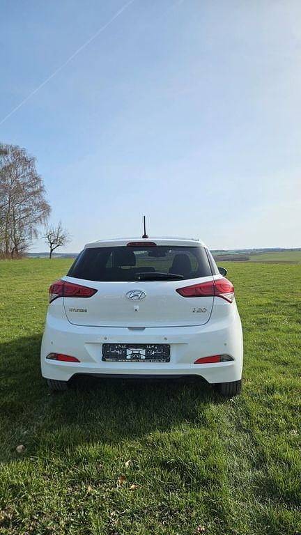 Gebraucht Hyundai i20 Active 120 PS (88 kW) 2017 Weiß Limousine