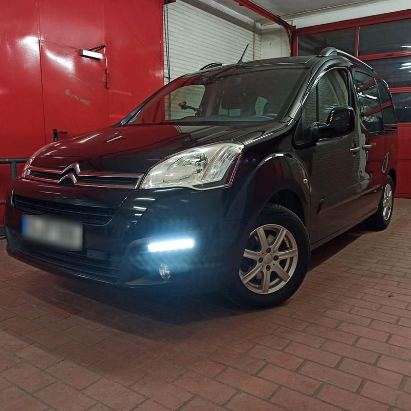 Gebraucht Citroën Berlingo XTR 99 PS (72 kW) 2016 Schwarz Van / Kleinbus