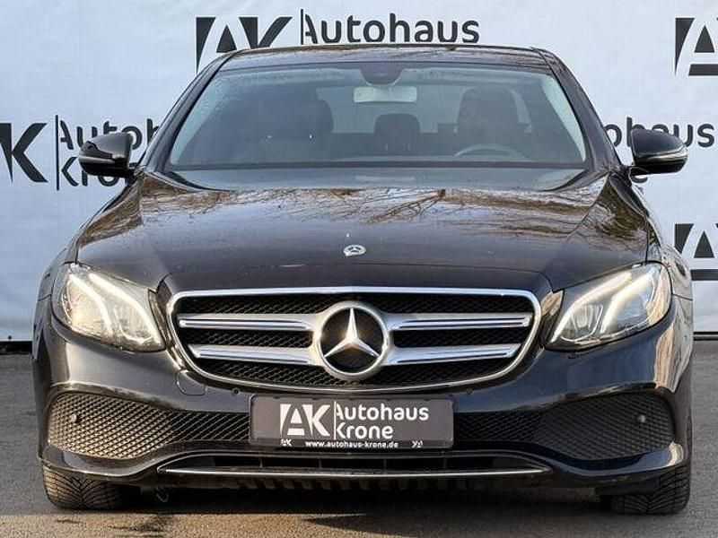 Gebraucht Mercedes E220 Avantgarde 194 PS (142 kW) 2018 Schwarz Limousine