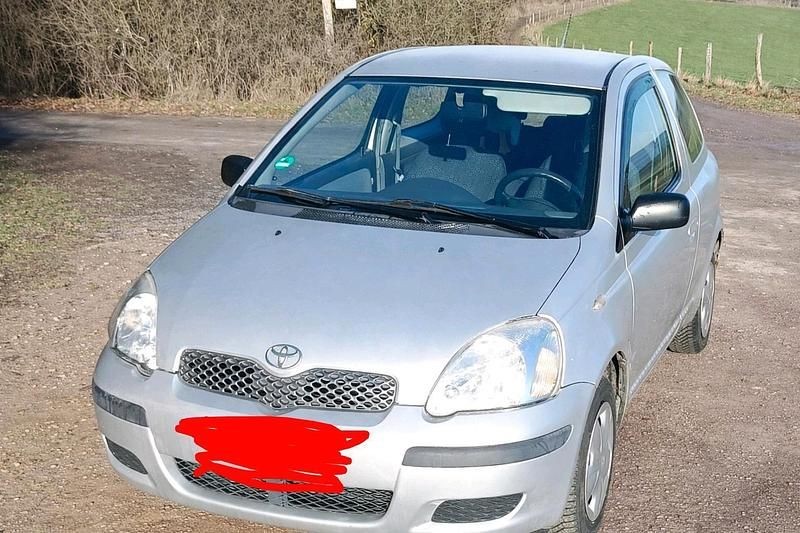 Gebraucht Toyota Yaris 65 PS (47 kW) 2003 Silber Kleinwagen