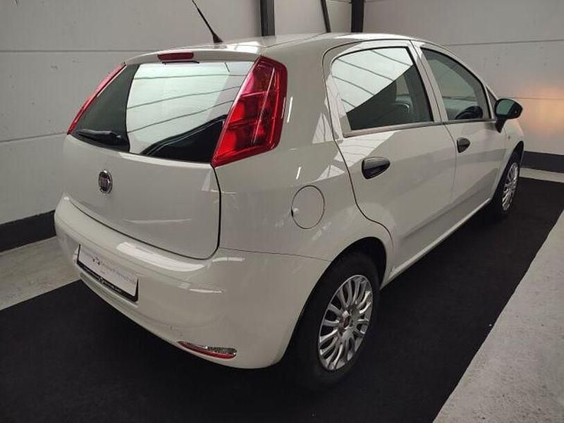 Gebraucht Fiat Punto Mystyle 69 PS (50 kW) 2017 Weiß Kleinwagen