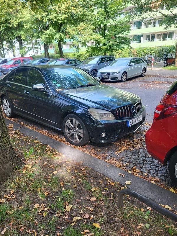 Schwarz Gebraucht 2009 Mercedes C320 Kleinwagen | 7.000 € - Bild 1/1