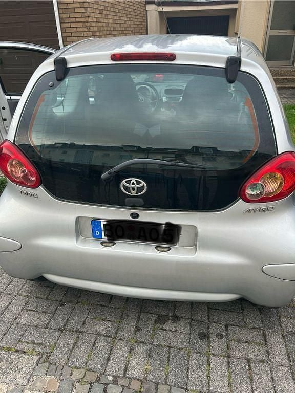 Weiß Gebraucht 2006 Toyota Aygo Kleinwagen | 1.200 € (Guter Preis) - Bild 1/4