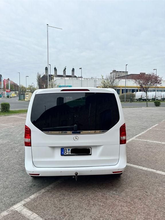 Gebraucht Mercedes V250 190 PS (139 kW) 2019 Weiß Van / Kleinbus