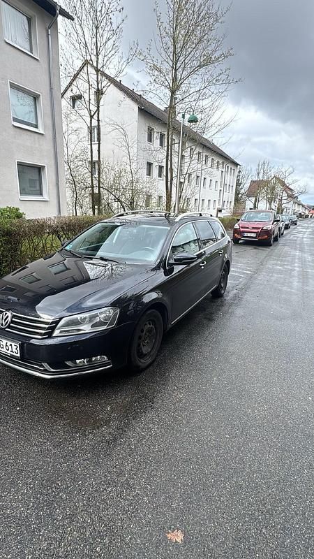 Gebraucht VW Passat Highline 140 PS (102 kW) 2014 Schwarz Kombi