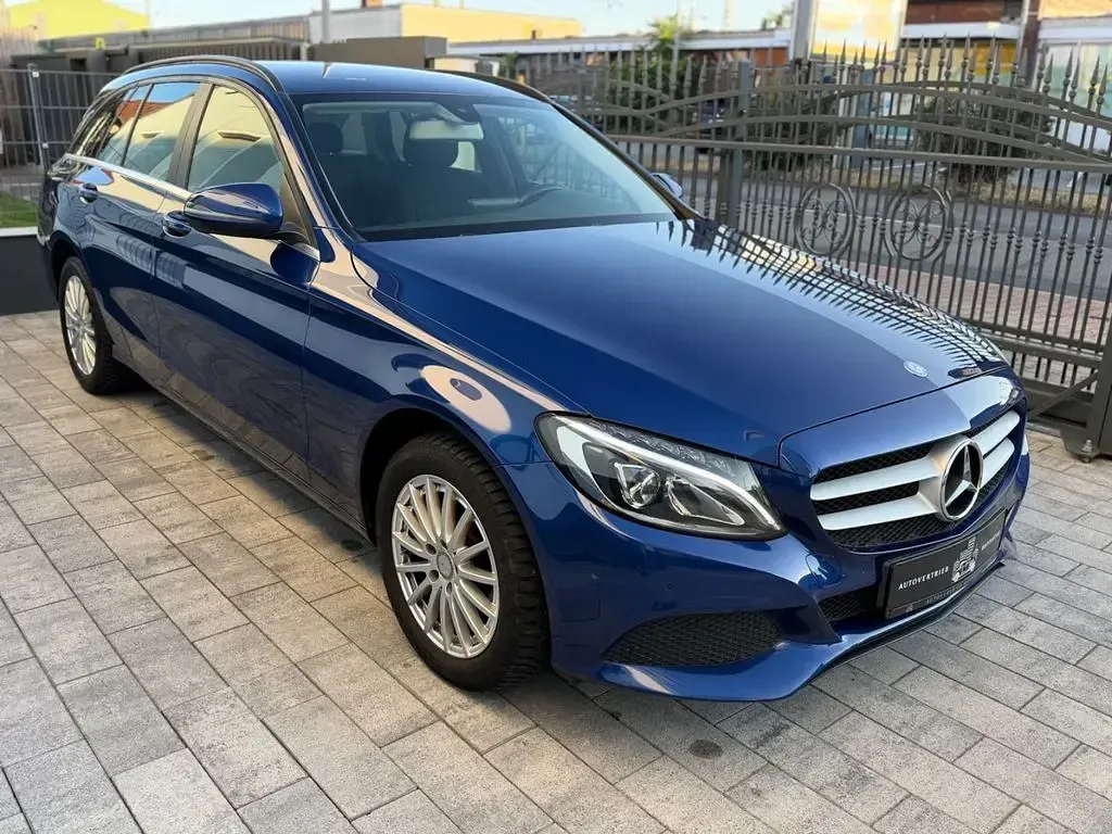 Gebraucht Mercedes C200 136 PS (100 kW) 2015 Blau Limousine