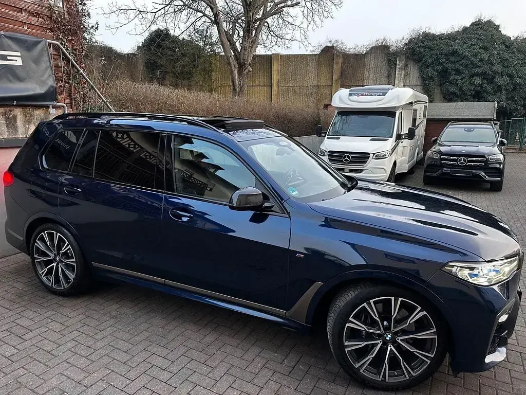 Gebraucht BMW X7 Performance 530 PS (389 kW) 2022 Tansanitblau metallic SUV