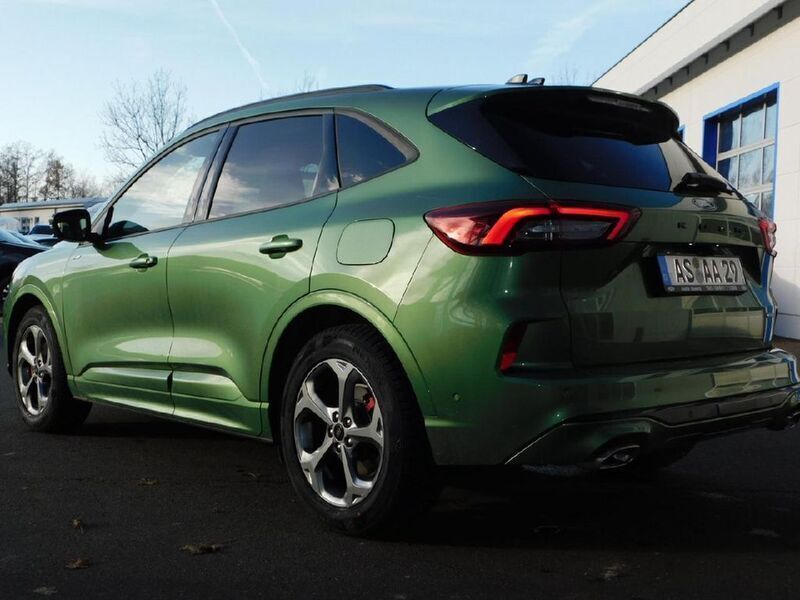 Gebraucht Ford Kuga ST-Line X 152 PS (111 kW) 2024 Grün SUV