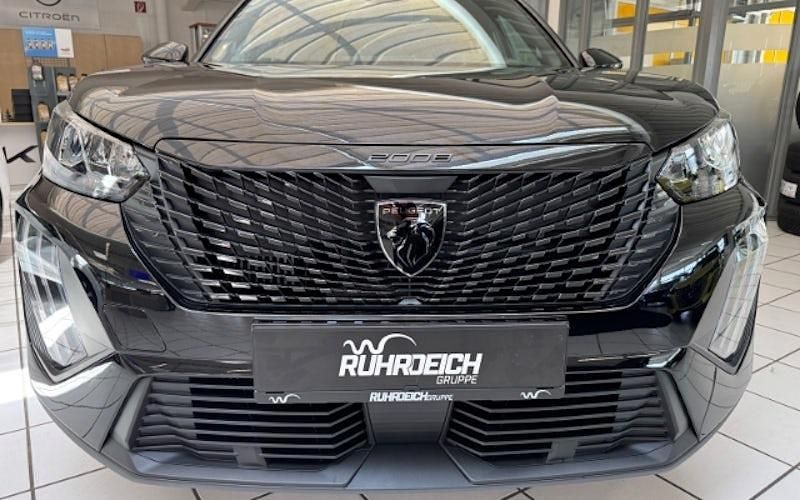 Schwarz Gebraucht 2025 Peugeot 2008 Style SUV | 28.989 € (Teuer) - Bild 1/4