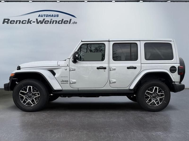 Gebraucht Jeep Wrangler Unlimited Sahara 272 PS (200 kW) 2024 Silber SUV