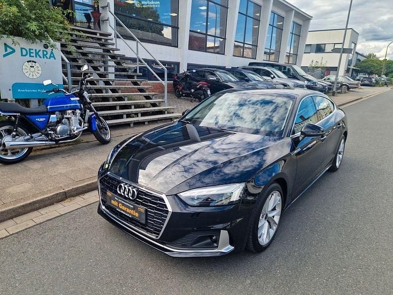 Schwarz Gebraucht 2023 Audi A5 Sportback Advanced Limousine | 32.999 € (Superpreis) - Bild 1/4