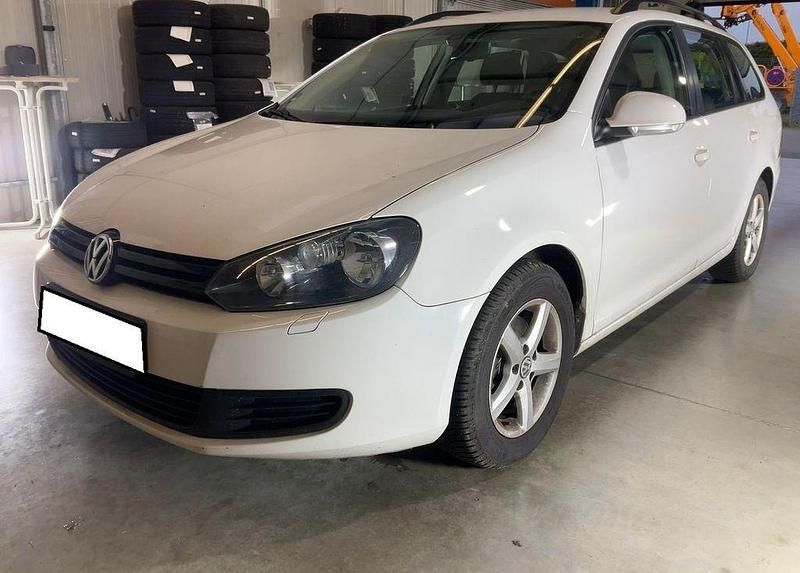 Weiß Gebraucht 2013 VW Golf VI Trendline Kombi | 6.990 € (Fairer Preis) - Bild 1/4