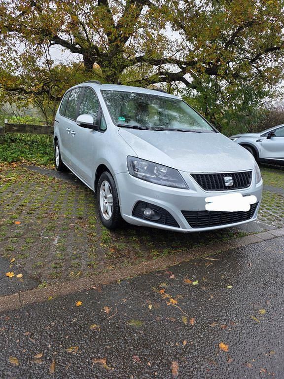 Silber Gebraucht 2011 Seat Alhambra Van / Kleinbus | 9.000 € (Fairer Preis) - Bild 1/4