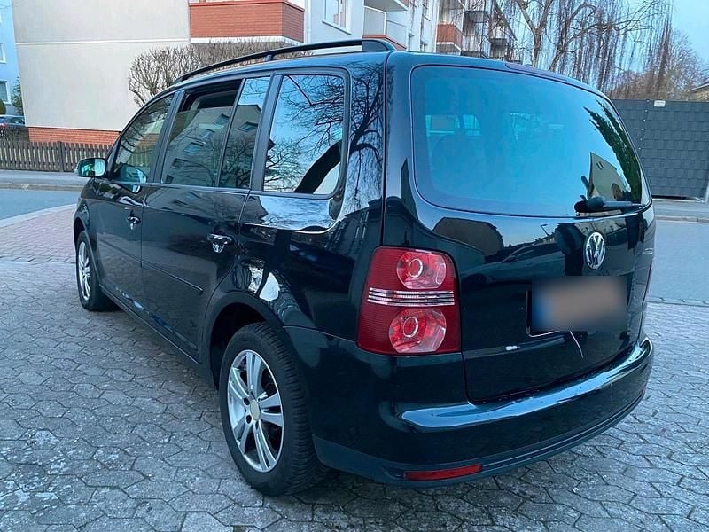Gebraucht VW Touran 140 PS (102 kW) 2008 Schwarz Van / Kleinbus