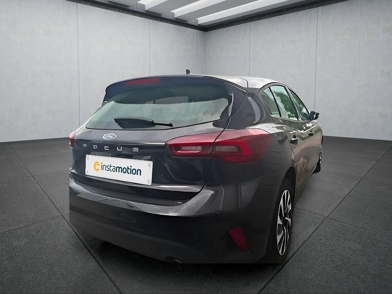 Gebraucht Ford Focus Titanium 125 PS (91 kW) 2024 Schwarz Limousine