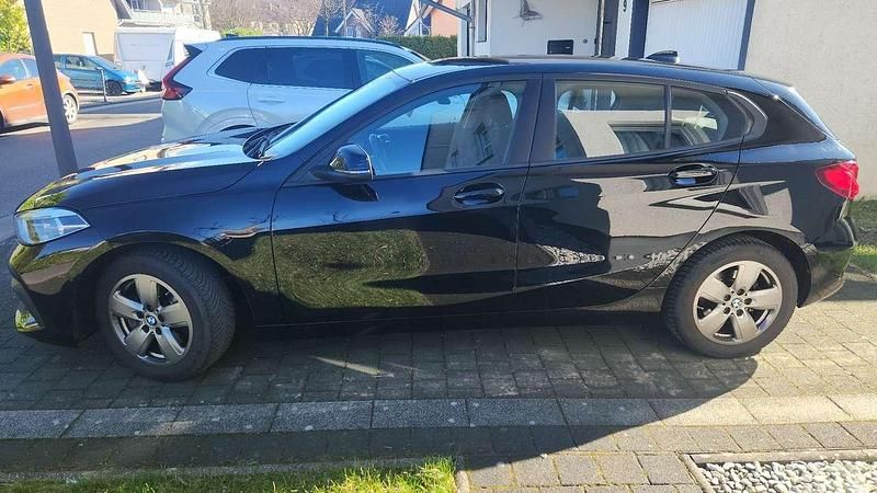 Gebraucht BMW 118 Advantage 140 PS (102 kW) 2020 Schwarz Kleinwagen