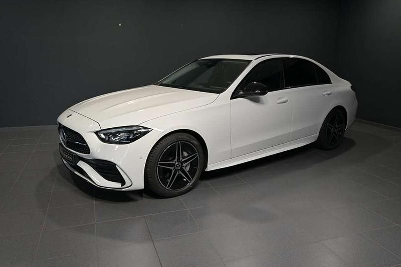 Unilack polarweiß Gebraucht 2024 Mercedes C180 AMG Limousine | 38.490 € (Fairer Preis) - Bild 1/3