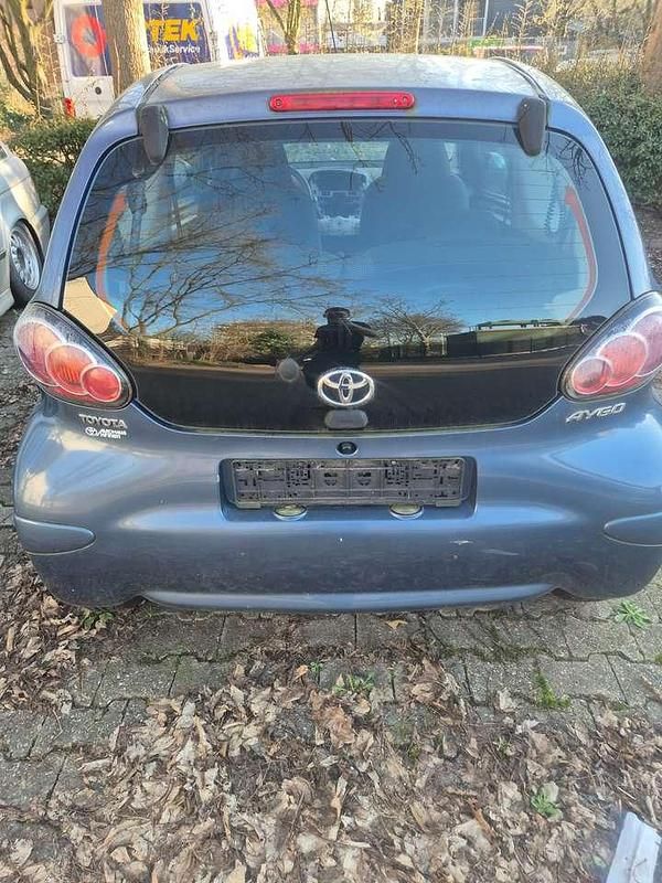Gebraucht Toyota Aygo 68 PS (50 kW) 2009 Blau Kleinwagen