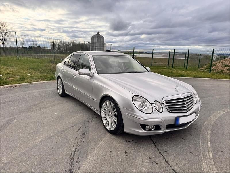 Gebraucht Mercedes E200 184 PS (135 kW) 2006 Silber Limousine