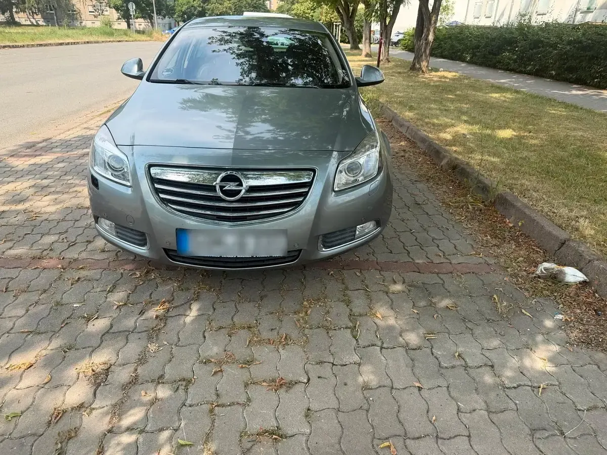 Gebraucht Opel Insignia Sport 160 PS (117 kW) 2011 Grün Limousine