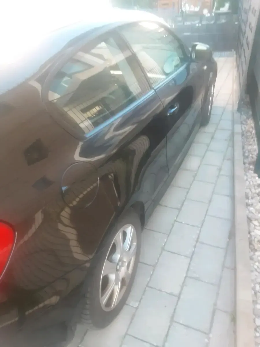 Gebraucht BMW 116 122 PS (89 kW) 2010 Schwarz Kleinwagen