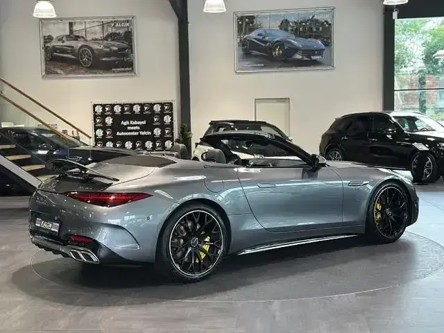 Gebraucht Mercedes SL63 AMG AMG 585 PS (430 kW) 2025 Grau Cabrio