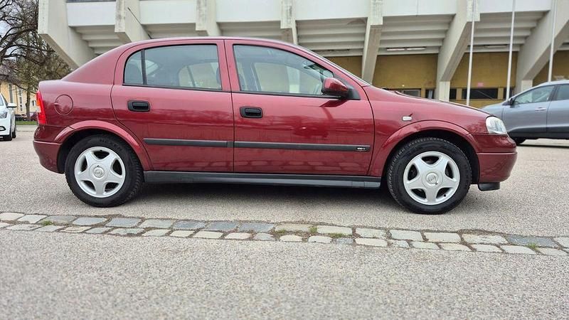 Second-hand Opel Astra 75 CP (55 kW) 1999 Roșu Berlinǎ
