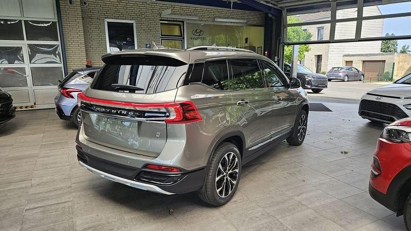 Neu DFSK Forthing 3 170 PS (125 kW) 2025 Beige SUV