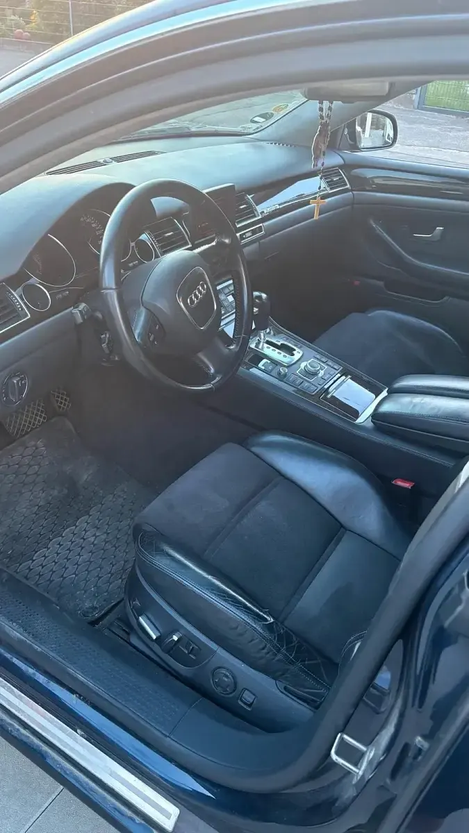 Gebraucht Audi A8 233 PS (171 kW) 2005 Blau Limousine