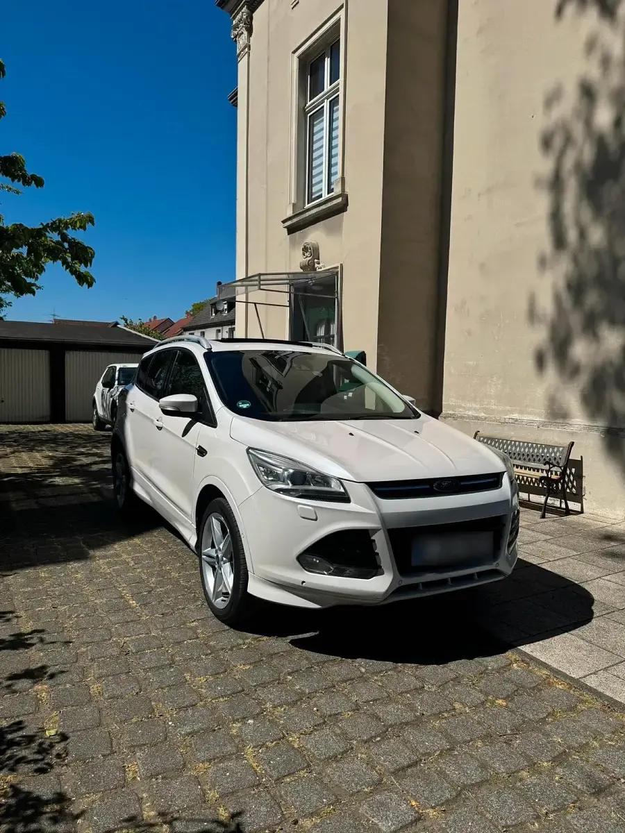 Gebraucht Ford Kuga 180 PS (132 kW) 2016 Weiß SUV