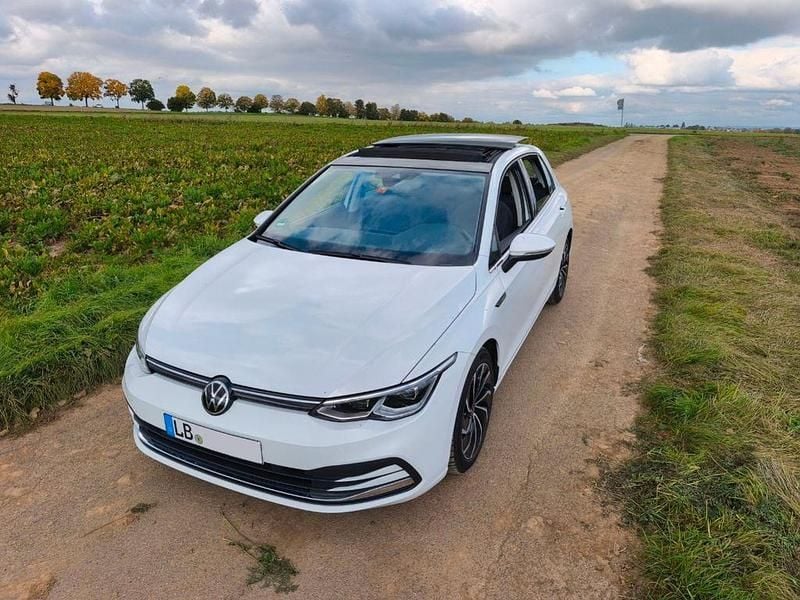 Weiß Gebraucht 2020 VW Golf VII Style Limousine | 15.500 € (Superpreis) - Bild 1/4