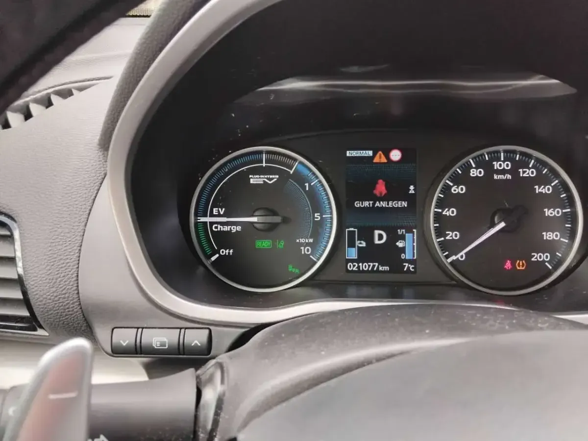 Gebraucht Mitsubishi Eclipse Cross Basis 188 PS (138 kW) 2023 Blau SUV