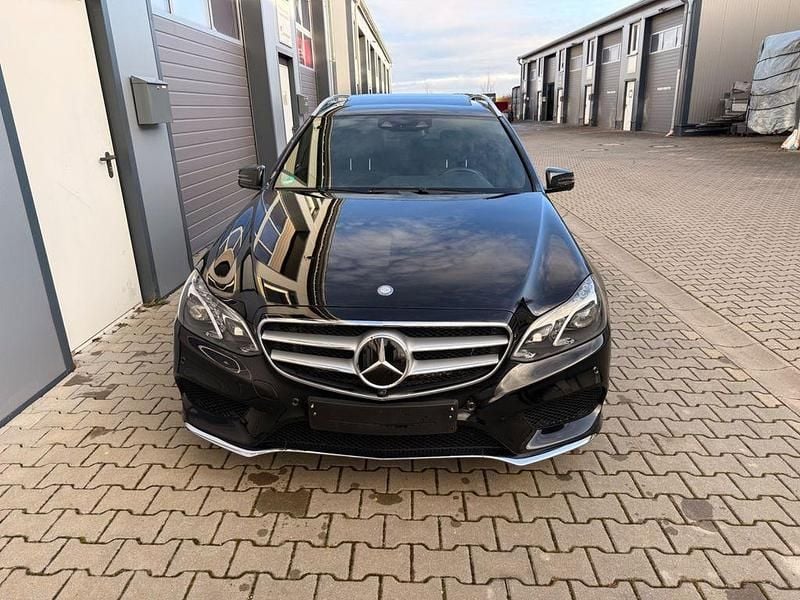 Gebraucht Mercedes E500 AMG 408 PS (300 kW) 2013 Schwarz Limousine