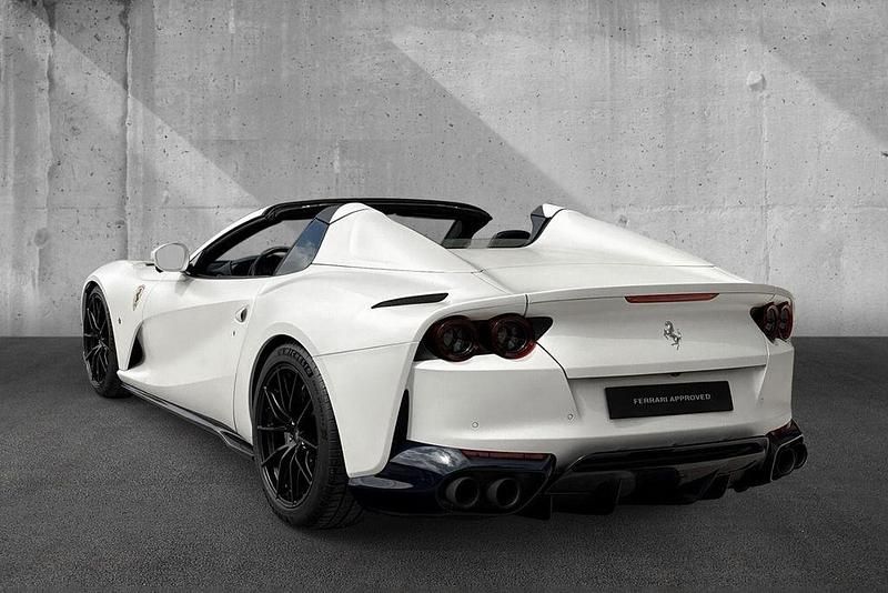 Second-hand Ferrari 812 795 CP (584 kW) 2023 Alb Cabrio