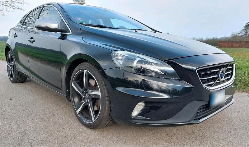 Gebraucht Volvo V40 R-Design 190 PS (139 kW) 2015 Schwarz Limousine