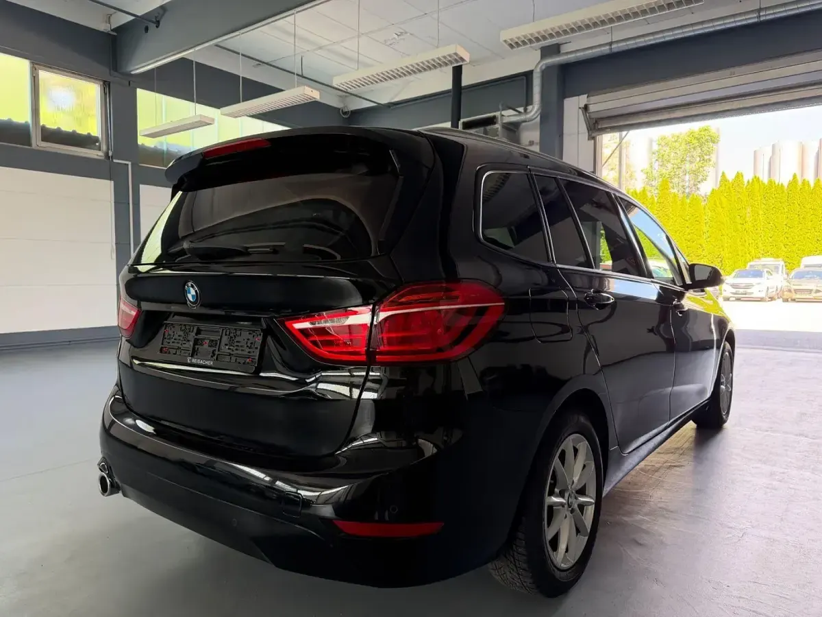 Gebraucht BMW 216 Gran Tourer Advantage 116 PS (85 kW) 2021 Schwarz Van / Kleinbus