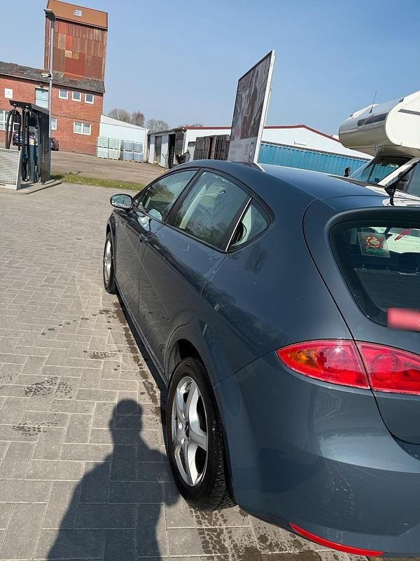 Usata Seat Leon 102 CV (75 kW) 2008 Blu Utilitaria