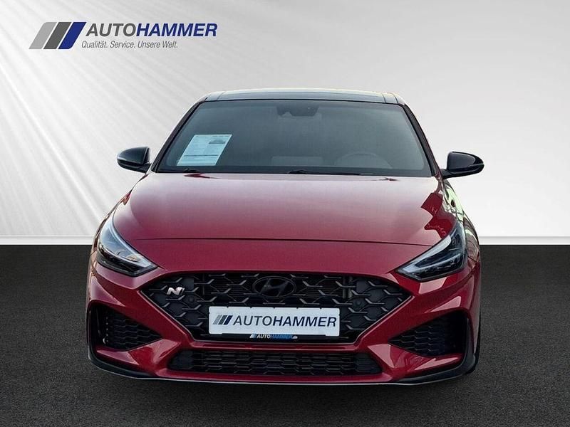 Gebraucht Hyundai i30 Comfort 280 PS (205 kW) 2022 Rot Limousine