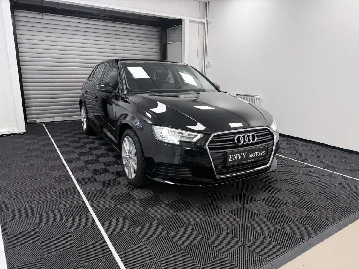 Gebraucht Audi A3 Comfort 150 PS (110 kW) 2020 Schwarz Limousine