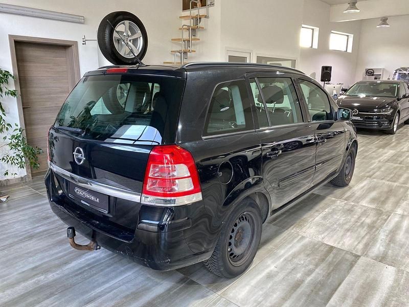 Gebraucht Opel Zafira Family 140 PS (102 kW) 2013 Schwarz Van / Kleinbus