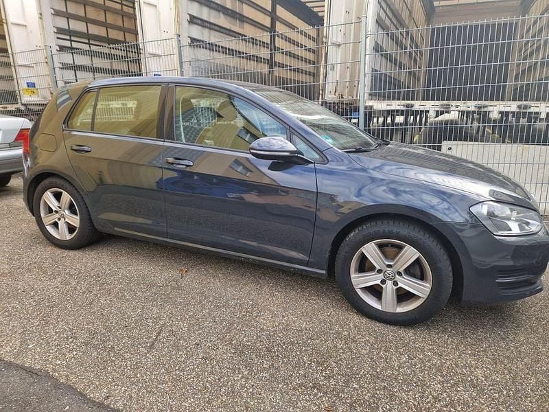 Grau Gebraucht 2014 VW Golf Limousine | 6.000 € (Fairer Preis) - Bild 1/4