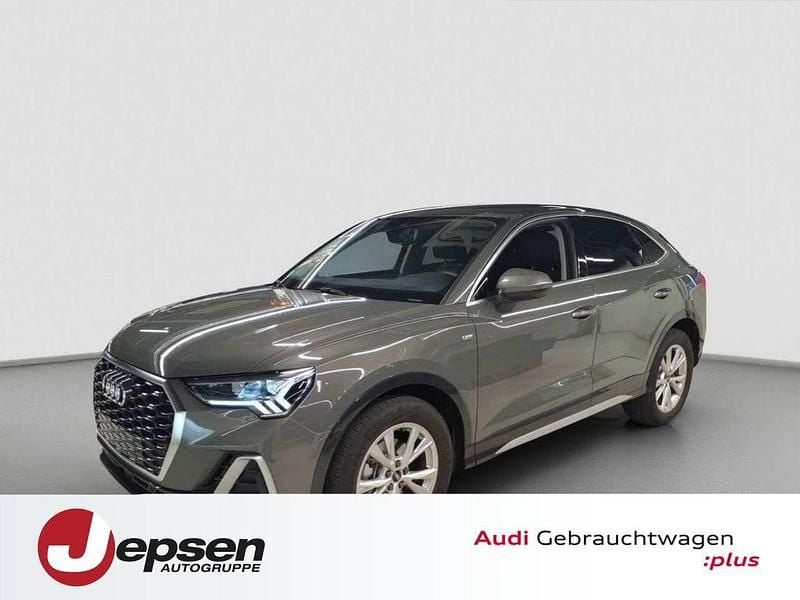 Chronosgrau metallic Gebraucht 2025 Audi Q3 Sportback S-Line SUV | 41.260 € (Fairer Preis) - Bild 1/4