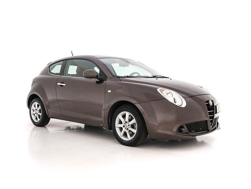 Braun Gebraucht 2012 Alfa Romeo MiTo Distinctive Kleinwagen | 3.245 € (Teuer) - Bild 1/4