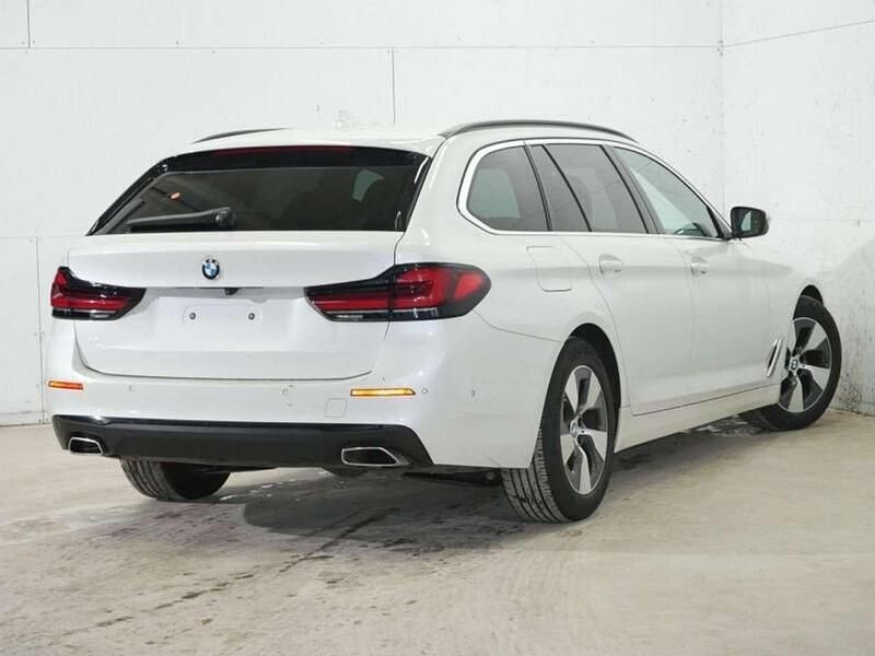 Gebraucht BMW 520 190 PS (139 kW) 2022 Mineralweiss met. Kombi