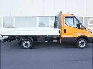 Neu Iveco Daily 136 PS (100 kW) 2025 Orange (orange) Van / Kleinbus